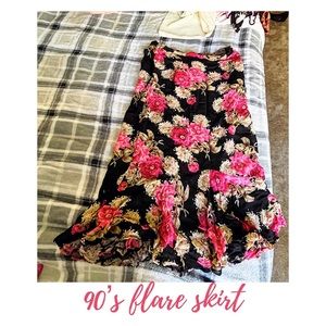 90’s long floral skirt